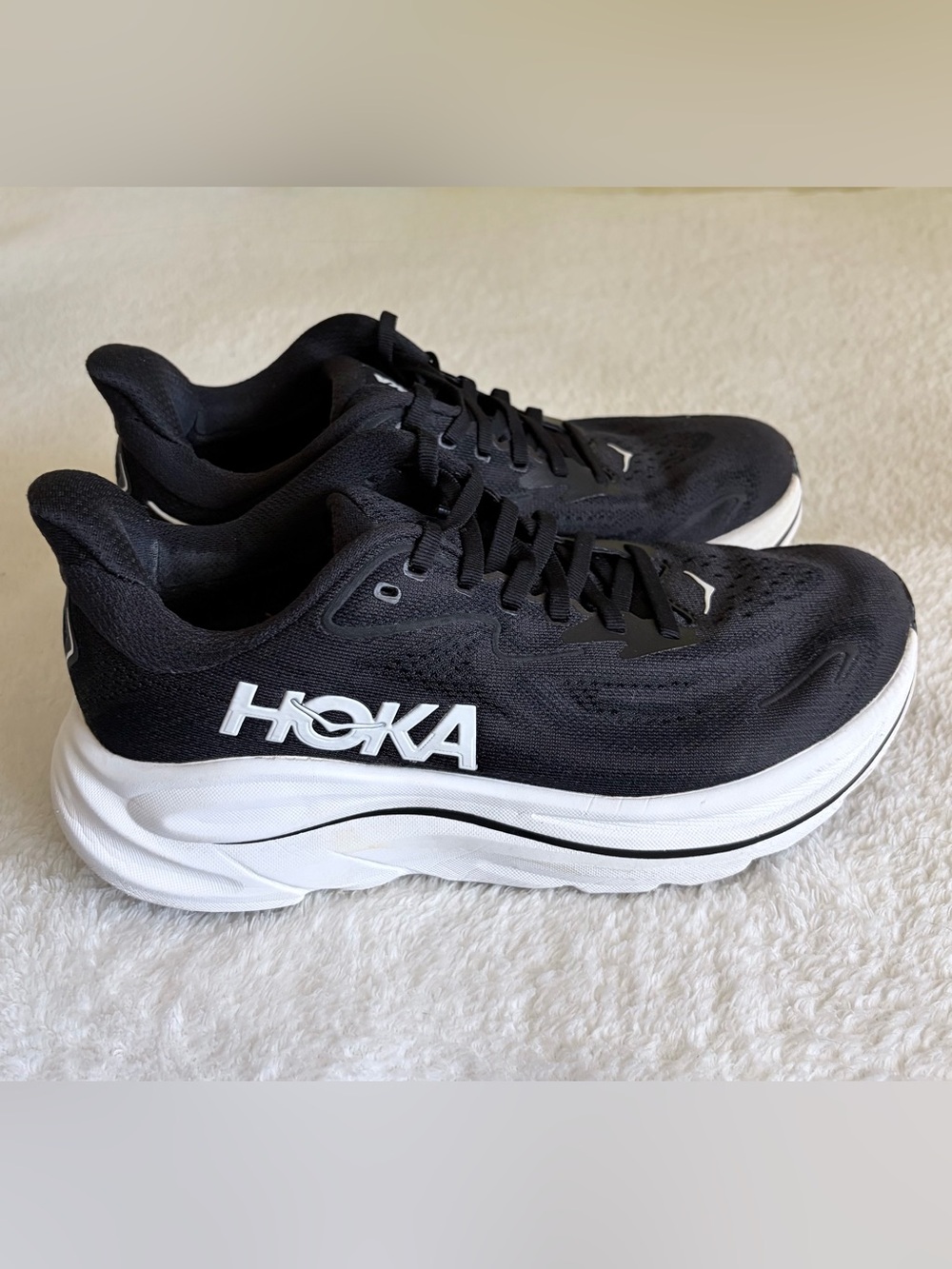 Hoka Black and White Women's Athletic Running Shoes Sz 7.5